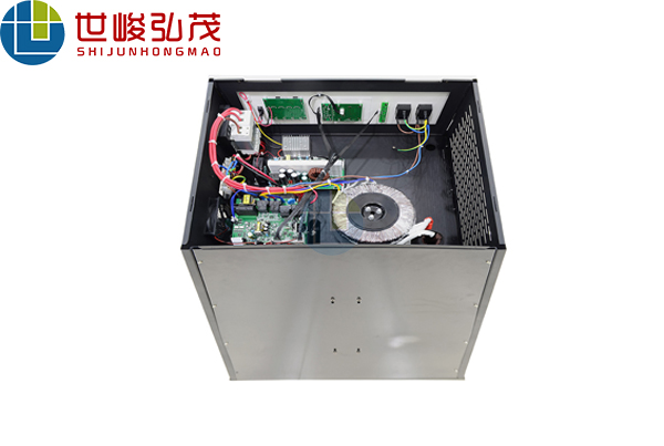 小型太陽(yáng)能逆控一體機(jī)殼體